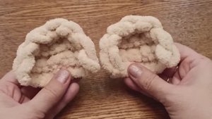 Ушки мишки для балаклавы из плюшевой пряжи.