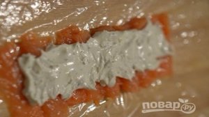 Рулетики из семги с творожной начинкой