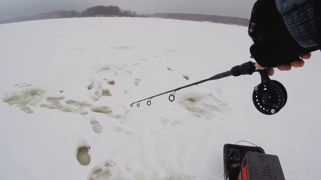 ВОТ ОНО, ЗИМНЕЕ СЧАСТЬЕ РЫБАКА!!! В поисках КАБАНЧИКОВ-ОКУНЕЙ. Рыбалка с ночёвкой на льду смотреть онлайн