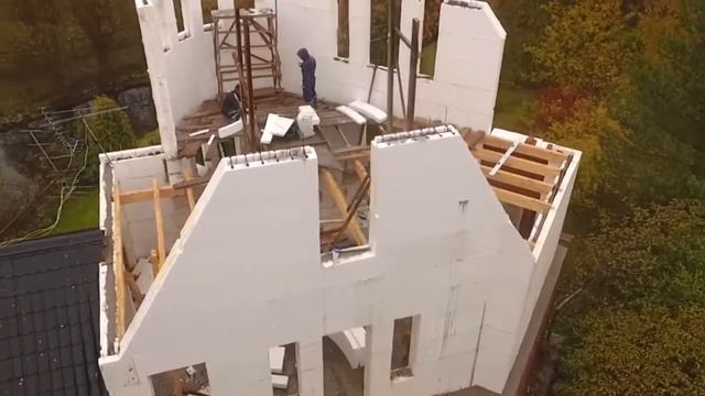 Несъёмная опалубка из пенопласта монолитного коттеджа оригинальной архитектуры смотреть онлайн