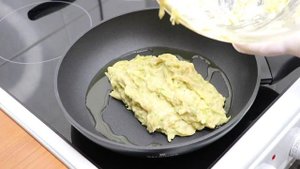БЫСТРЫЙ РЕЦЕПТ пиццы из кабачка на сковороде! Кабачковая пицца! Просто, вкусно и быстро!