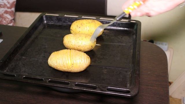 Рецепт из Шефмаркет. Запеченная индейка с розмариновым маслом с картофелем и брусничным соусом