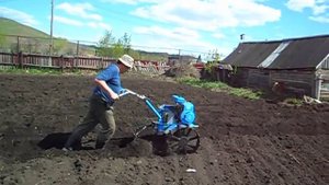 Посадка картофеля мотоблоком Нарезание борозды