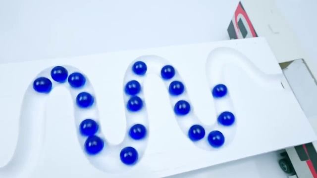 Шарики катаются по лабиринту_видео для детей_2023_52 смотреть онлайн