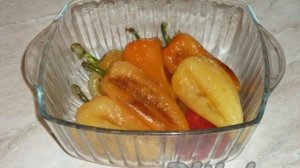 Жареный болгарский перец с чесноком и зеленью