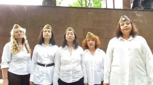 на поле танки грохотали