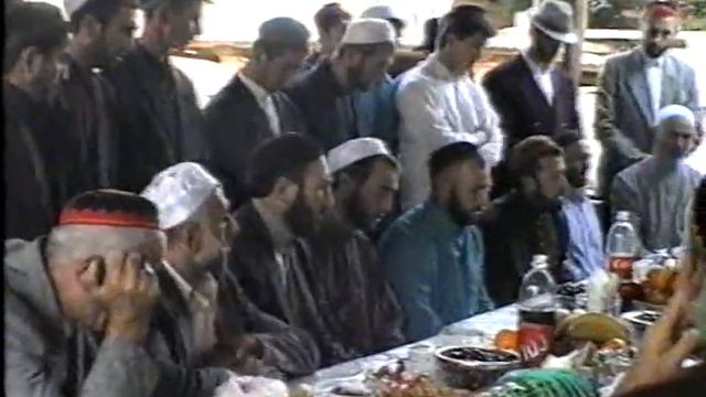 Мовлид,зикр, у Эльджаркиевых 20.06.1994г. 1-часть. смотреть онлайн