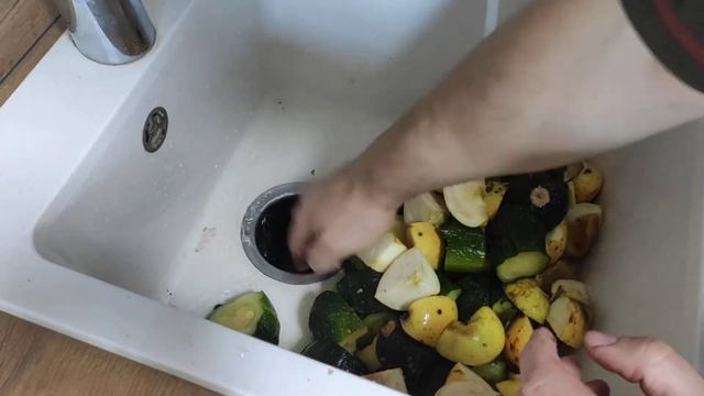 Как пользоваться измельчителем пищевых отходов?