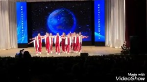 Танцевальная студия "Феникс" - танец "Покорители космоса".