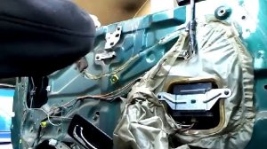 Как снять извлечь заменить стекло передней двери HONDA ACCORD(1995)demontaz zamiana szyby drzwiprzo