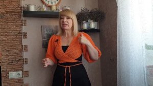 Трендовый топ-кроп  на запах с завязками, связанный крючком.  Много образов и сочетаний.