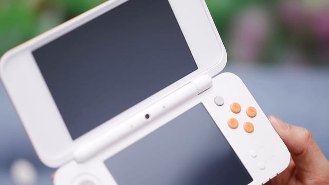 New Nintendo 2DS XL - A closer look смотреть онлайн