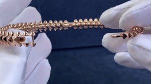 How to open Cartier Clash Series Bracelet.