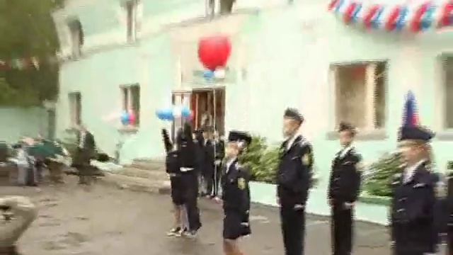 Голубь мира умер на последнем звонке. смотреть онлайн