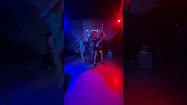 Фрида Бакс Frida Baks Лалика Монтана Lalika Montana Victoria - Я готова быть третьей смотреть онлайн