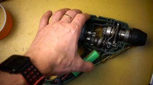 Перфоратор Bosch Uneo. Ремонт аккумулятора - это легко! [4K]