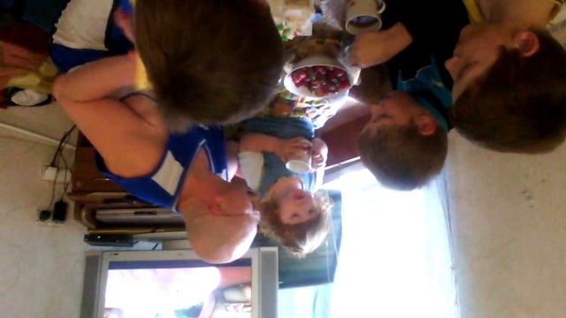 Папа к верх нагами Торт, свечи, 2 года День Рожденья доченьки Вали п Акри 20170606 181939 смотреть онлайн