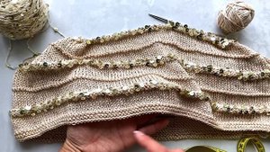 Вяжу новый топ (тунику) на берегу моря ? Анонс и 1-я часть мастер-класса по летнему топу. 2-й канал