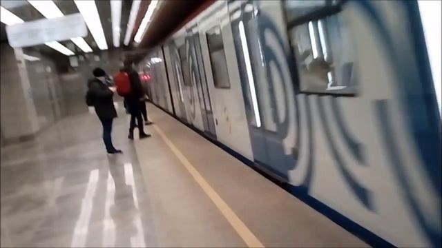 Электропоезд 81-765/766/767. "МОСКВА" №15 на станции метро Нижегородская смотреть онлайн