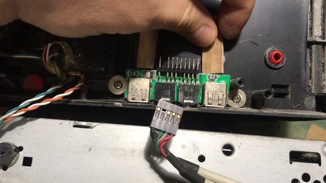 Разболтался USB порт на ПК. Что делать ? смотреть онлайн