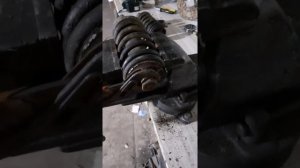 Как выкрутить чашки из ступичных пружин мотороллер муравей.