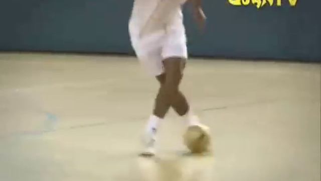 Joga Bonito Compilation - Ronaldinho смотреть онлайн