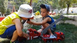ПОЖАРНАЯ МАШИНА БРУДЕР Fire Truck BRUDER Тушим пожар Спасаем Машины Мультики про машинки Bruder Toy