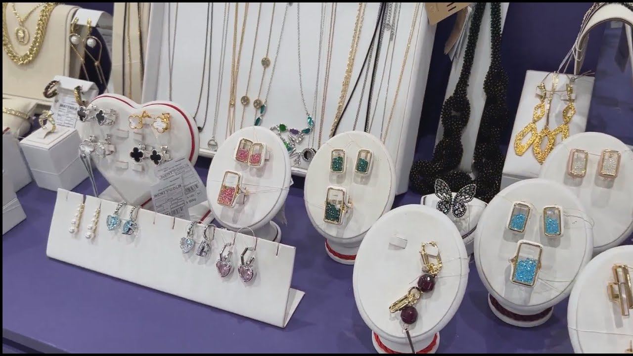 В ПАРИКМАХЕРСКУЮ, МАНИКЮР, ПЕДИКЮР. ВЫБИРАЕМ ПОДАРКИ АНТОНУ. 22.06.24. смотреть онлайн