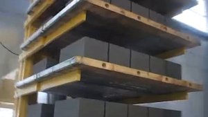 Как мы производим 10 бетонных блоков в минуту