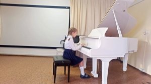 Угренинова Аделина  2 кл "Веселая кукушка" Р.Фрике