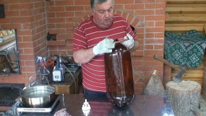 Аварийный запас продуктов длительного хранения, избавиться от жучков в крупе, открыть пивную кегу