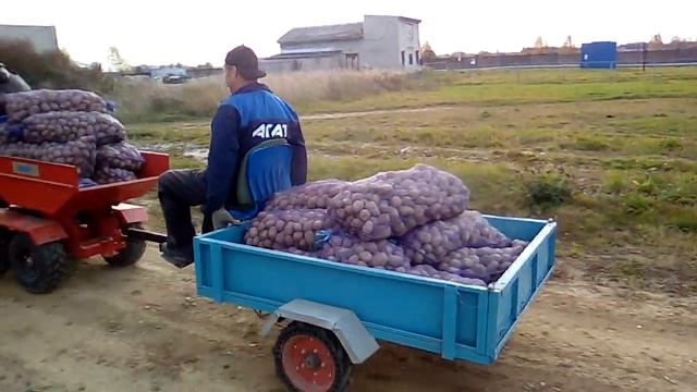 750 кг картошки и два не худых джентльмена на мини вездеходе "Агат" смотреть онлайн
