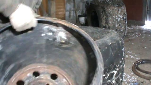 замена резины. летняя зимняя.бортуем разбортовываем. смотреть онлайн