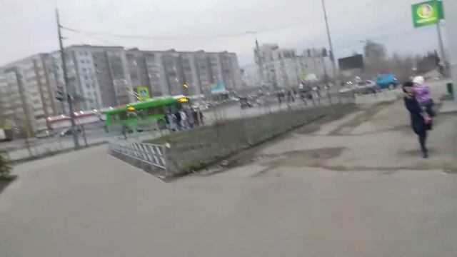 Казань. Первый стрит под укулеле с минусовками в метро 🚇 Дубравная. От самого 🏘 400 метров смотреть онлайн