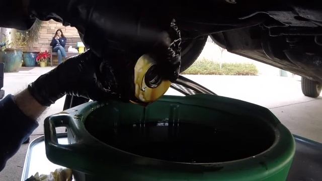 Mercedes 450 SL Oil Change смотреть онлайн