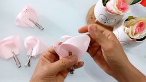 нежные и красивые бантики из лент.