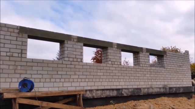 КЛАДКА стен ИЗ КИРПИЧА, первый ЭТАЖ #кирпичный дом #стройка #DIY смотреть онлайн