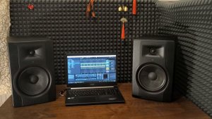 M-Audio BX8 D3 студийные мониторы.