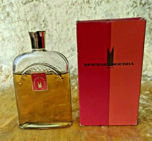 ОДЕКОЛОН КРАСНАЯ МОСКВА ВЫПУСКАЛСЯ В СССР-С 1971 ГОДА.