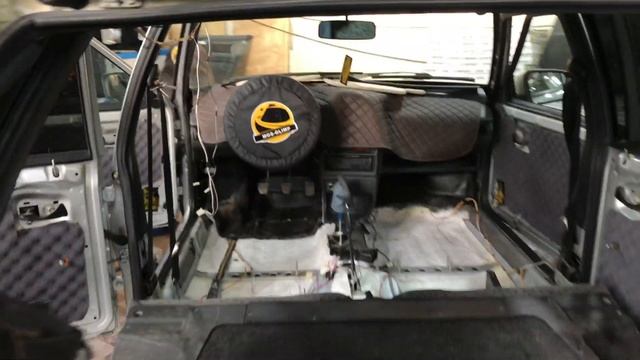 Провели работы в ВАЗ 2114 для того чтобы обеспечить качественную шумоизоляцию автомобиля смотреть онлайн