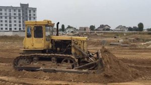 Бульдозер в работе!