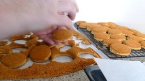 Медовик без раскатки коржей, без масла! Рецепт ленивого медовика в форме маленьких пирожных!