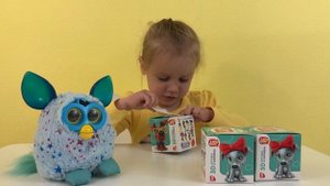 Алексис подарили ФЁРБИ по кличке Пикси / FURBY интерактивная ИГРУШКА для детей!! СВИТ БОКС Дворняжк