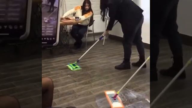 Какая  швабра лучше? Проведем эксперимент?! смотреть онлайн