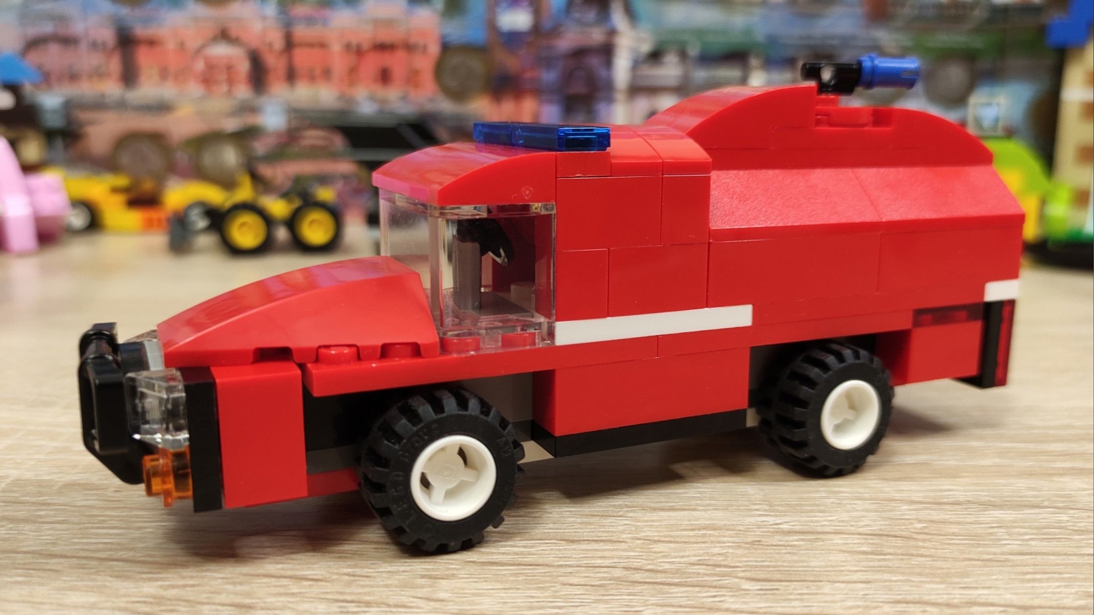 Трансляция: Собираем пожарную машину Урал NEXT из Lego смотреть онлайн