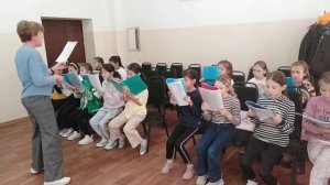 Открытый урок младшего хора "Работа над унисоном"