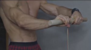 5_ЛУЧШИХ_УПРАЖНЕНИЙ_ДЛЯ_ПРЕДПЛЕЧИЙ_И_СИЛЫ_ХВАТА_В_ДОМАШНИХ_УСЛОВИЯХ