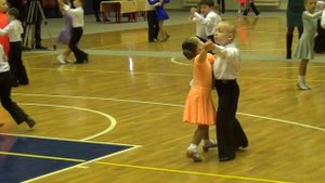 5-летние дети классно танцуют вальс №10