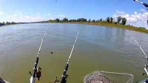 Река Обь . Рыбалка на донки , рыбалка на мормышку , рыбалка на макалку .