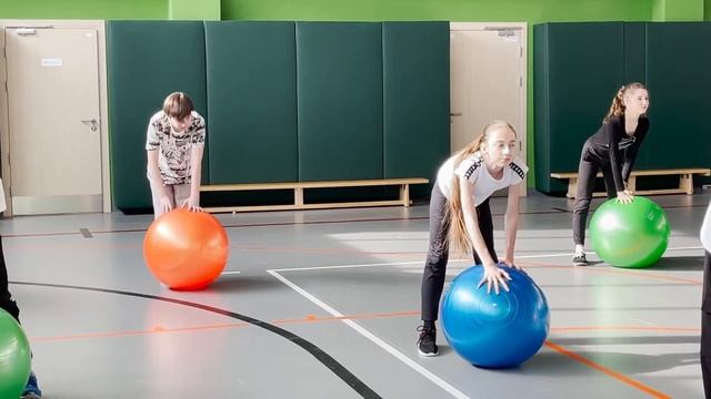 Мастер-класс № 1 «Разминка на уроке физической культуры» смотреть онлайн